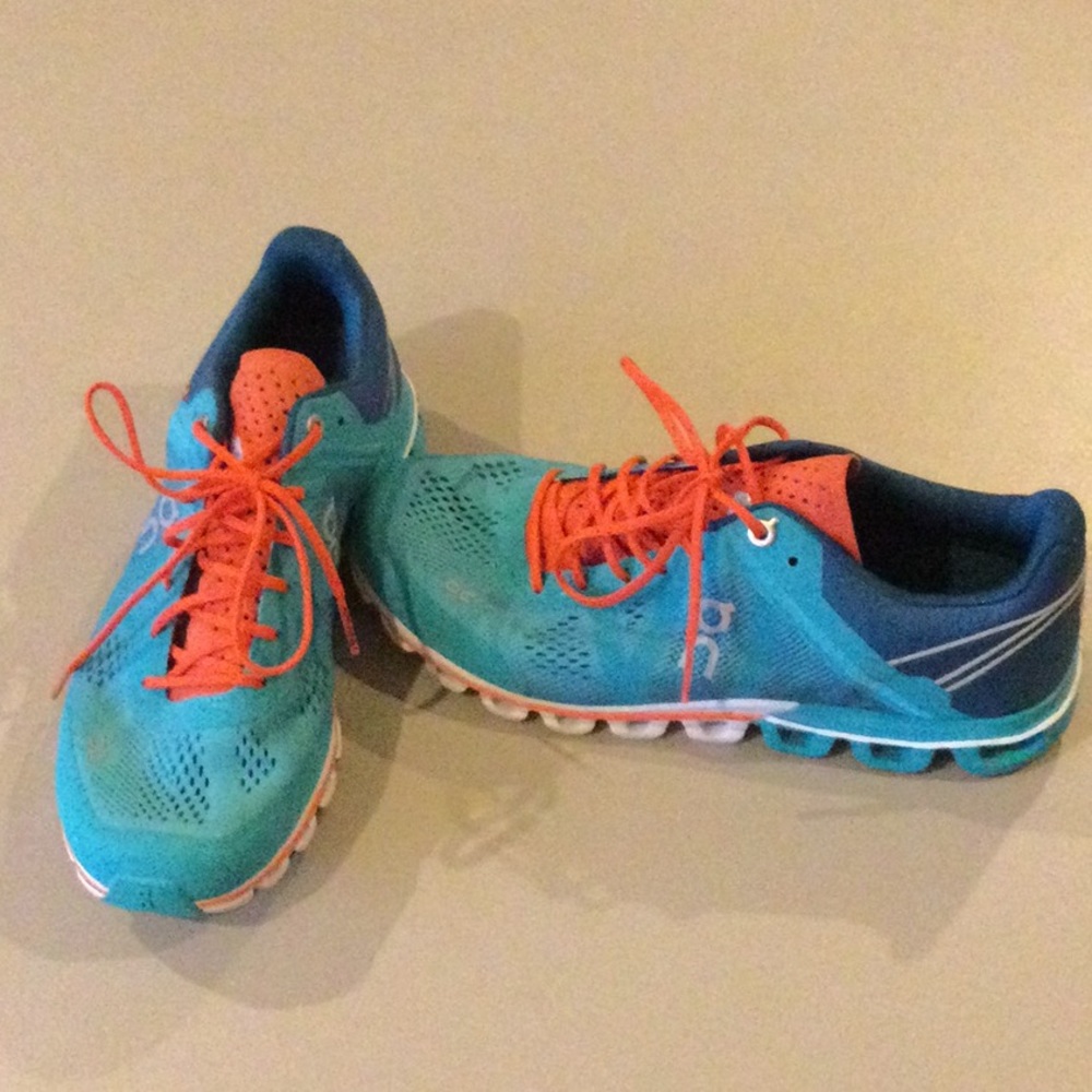 Women’s size 7.5 OnCloud running shoes. Like new